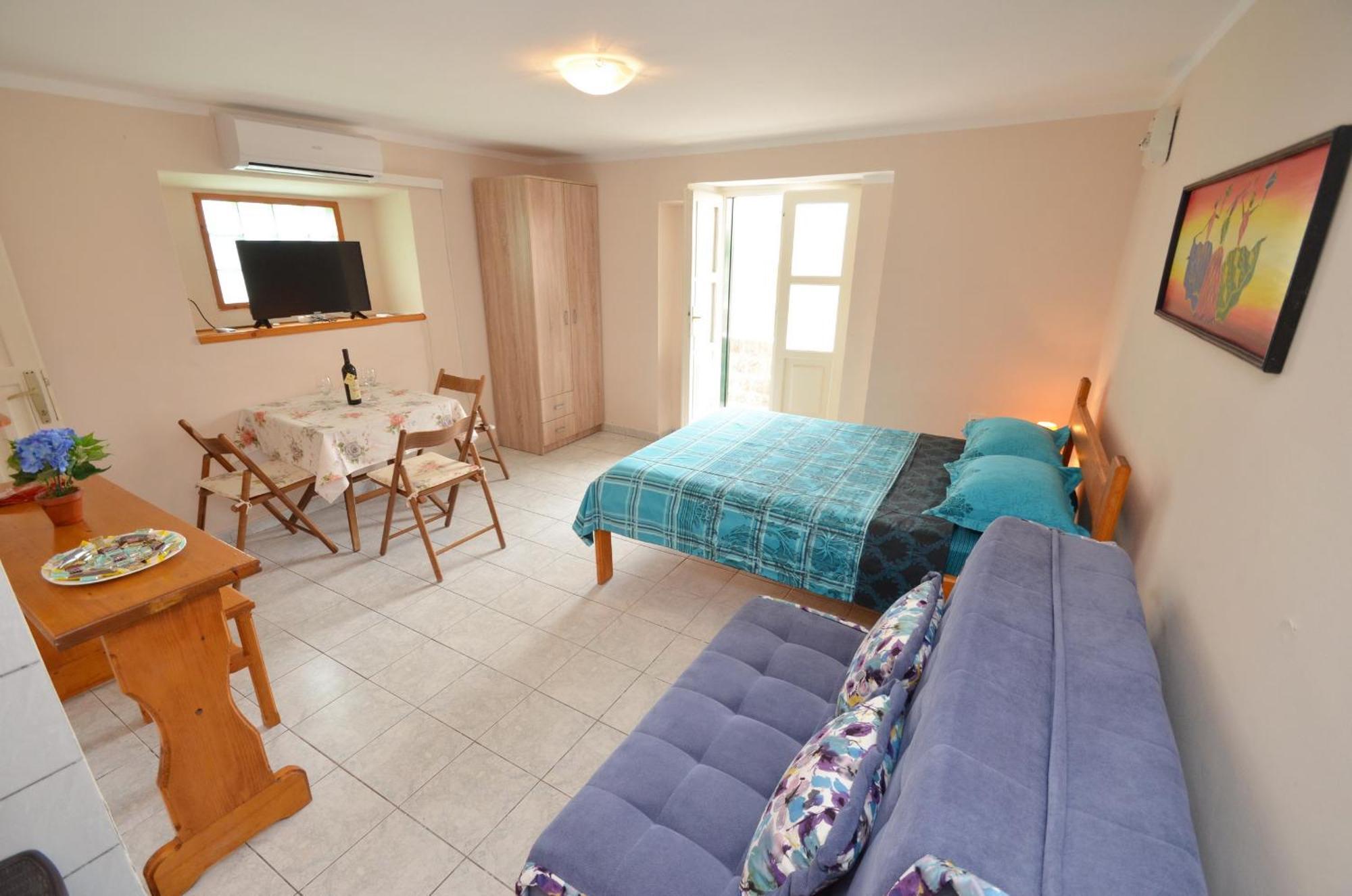 Leut Stone Residence Tivat Room photo